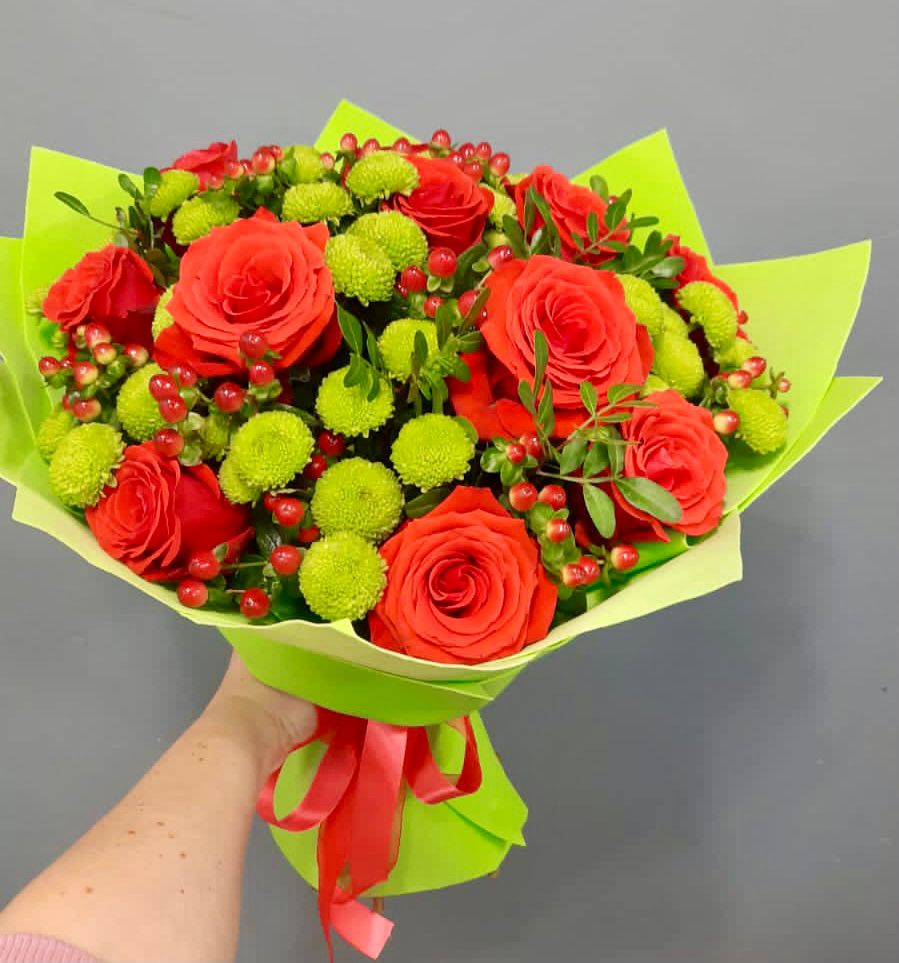 Букет цветов из: Хризантемы и Розы в Кокошкино