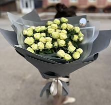 Букет Белые кустовые розы Солинеро в Кокошкино