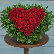 Цветочная композиция из Розы в виде сердца в Кокошкино