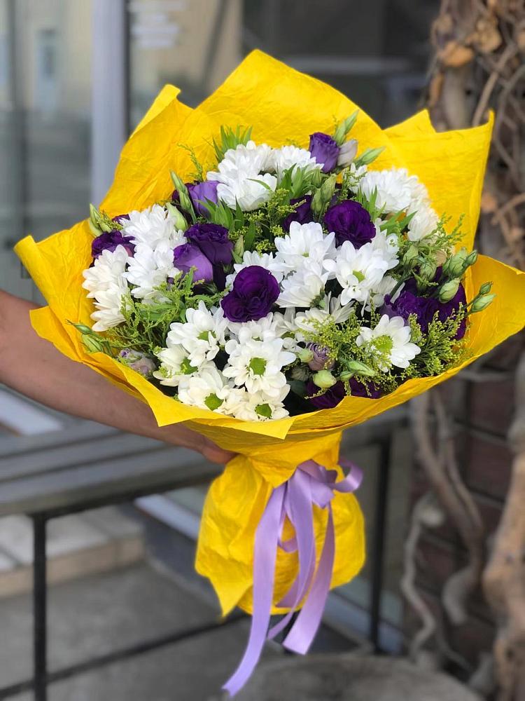 Букет цветов из: Ирисы, Хризантемы и Ромашки в Кокошкино