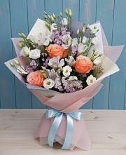 Букет цветов из:  Лизиантусы, Розы, Альстромерии и Гипсофила в Кокошкино