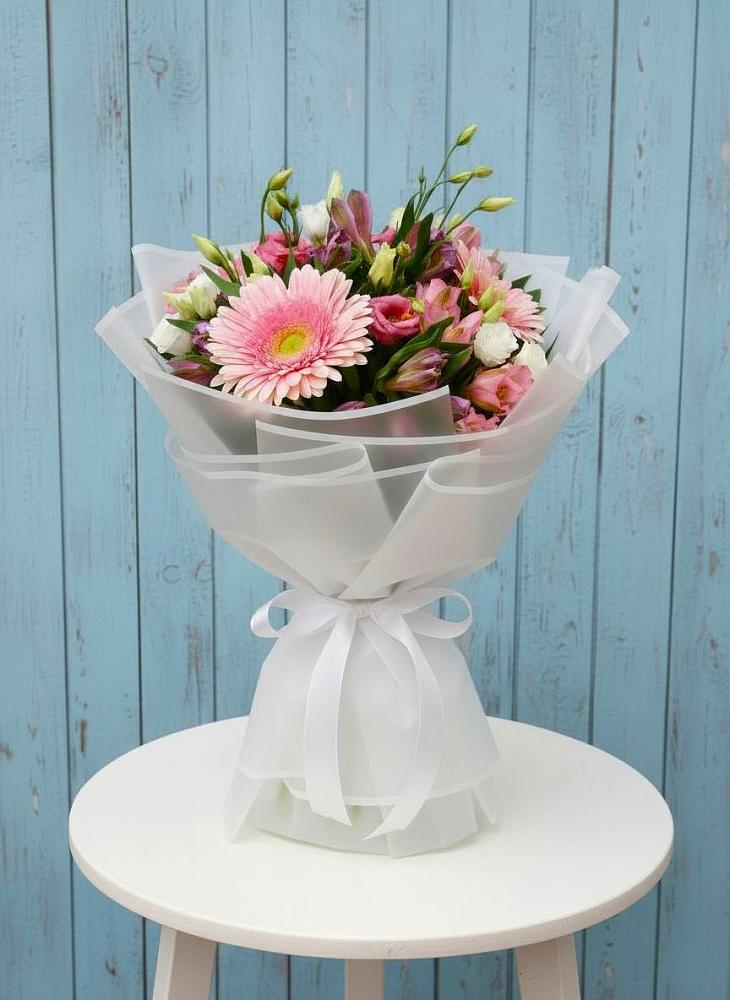 Букет цветов из: Герберы, Альстромерии и Лизиантусы в Кокошкино