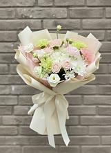 Букет цветов из:  Гвоздики, Розы, Лизиантусы и Хризантемы #REPLACE_PRED# Кокошкино