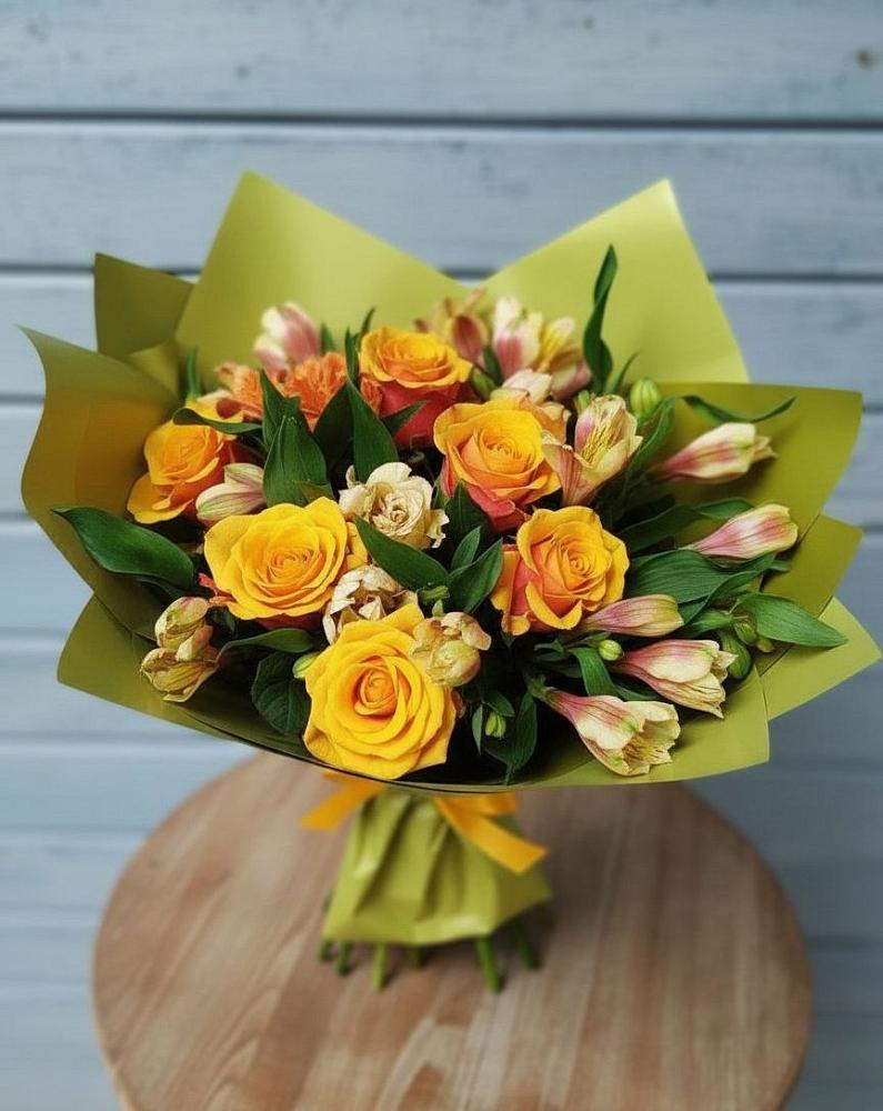Букет цветов из: Альстромерии и Розы в Кокошкино
