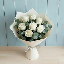 Букет Белые розы в Эвкалипте в Кокошкино