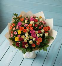 Букет Микс из разноцветных кустовых роз в Кокошкино